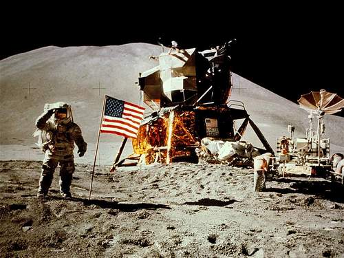 Нейл Армстронг на лунной базе