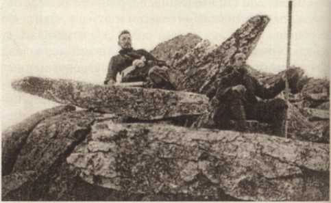 Восхождение на гору Вильчек (пик Седова) В.А. Русанов и Р. Невье на вершине